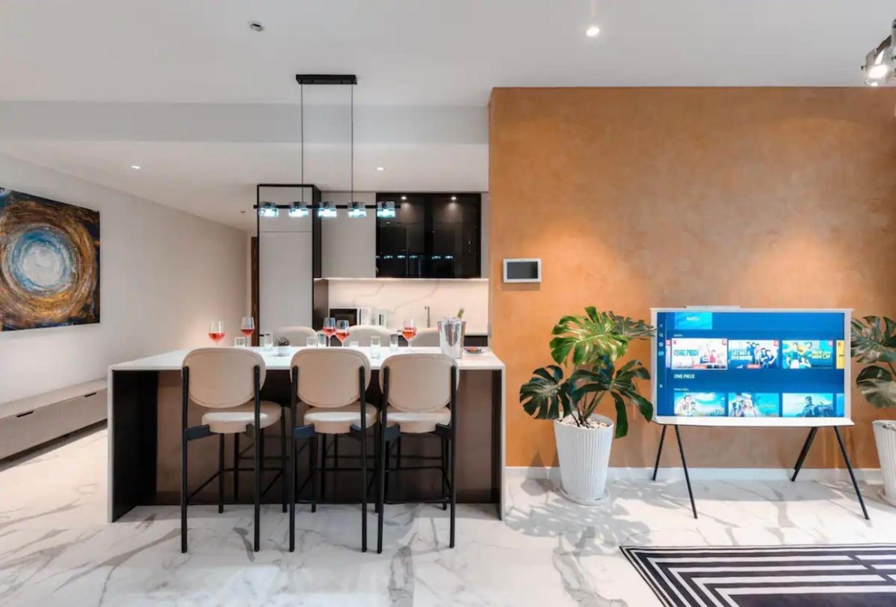 Zo Opera, Crest, Galleria -central Saigon -free Pool-gym-sauna Room-yoga Căn hộ TP. Hồ Chí Minh